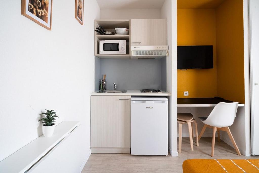 Joli Studio, Clim Proche Gare Et Centre Ville Лурд Екстериор снимка